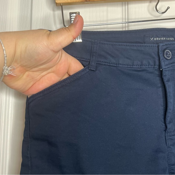 Denver Hayes Mid Rise Garment Wash navy Bermuda Shorts size medium - Picture 7 of 11